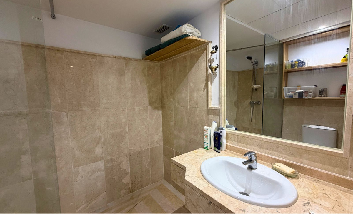 Appartement te koop in Casares Playa | 2 slaapkamers H5400100