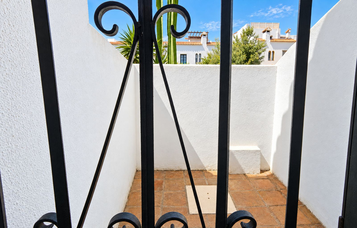 Appartement te koop in Casares Playa | 4 slaapkamers H5485876
