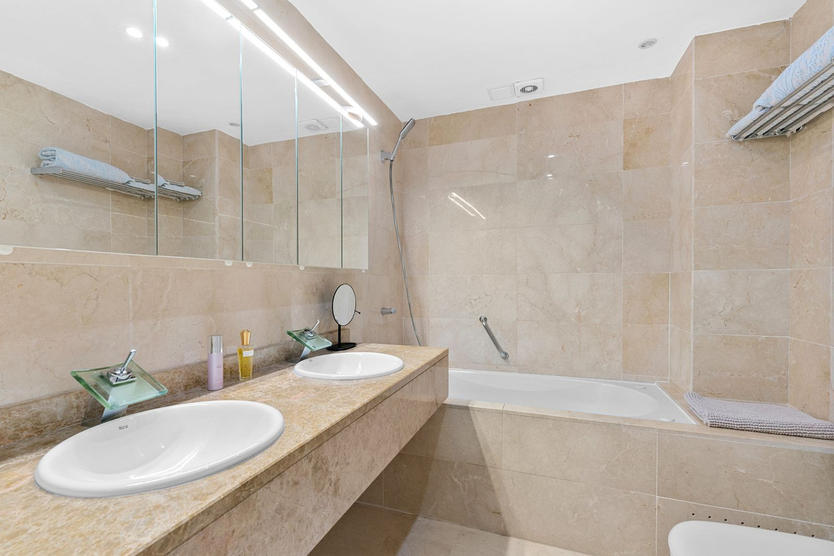 Appartement te koop in Casares Playa | 2 slaapkamers H5498257