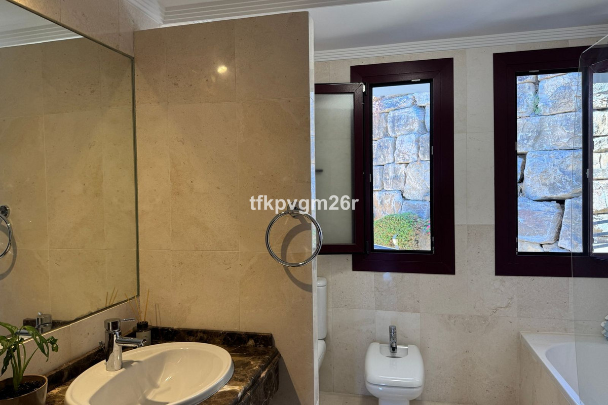 Appartement te koop in Casares Playa | 2 slaapkamers H5498809