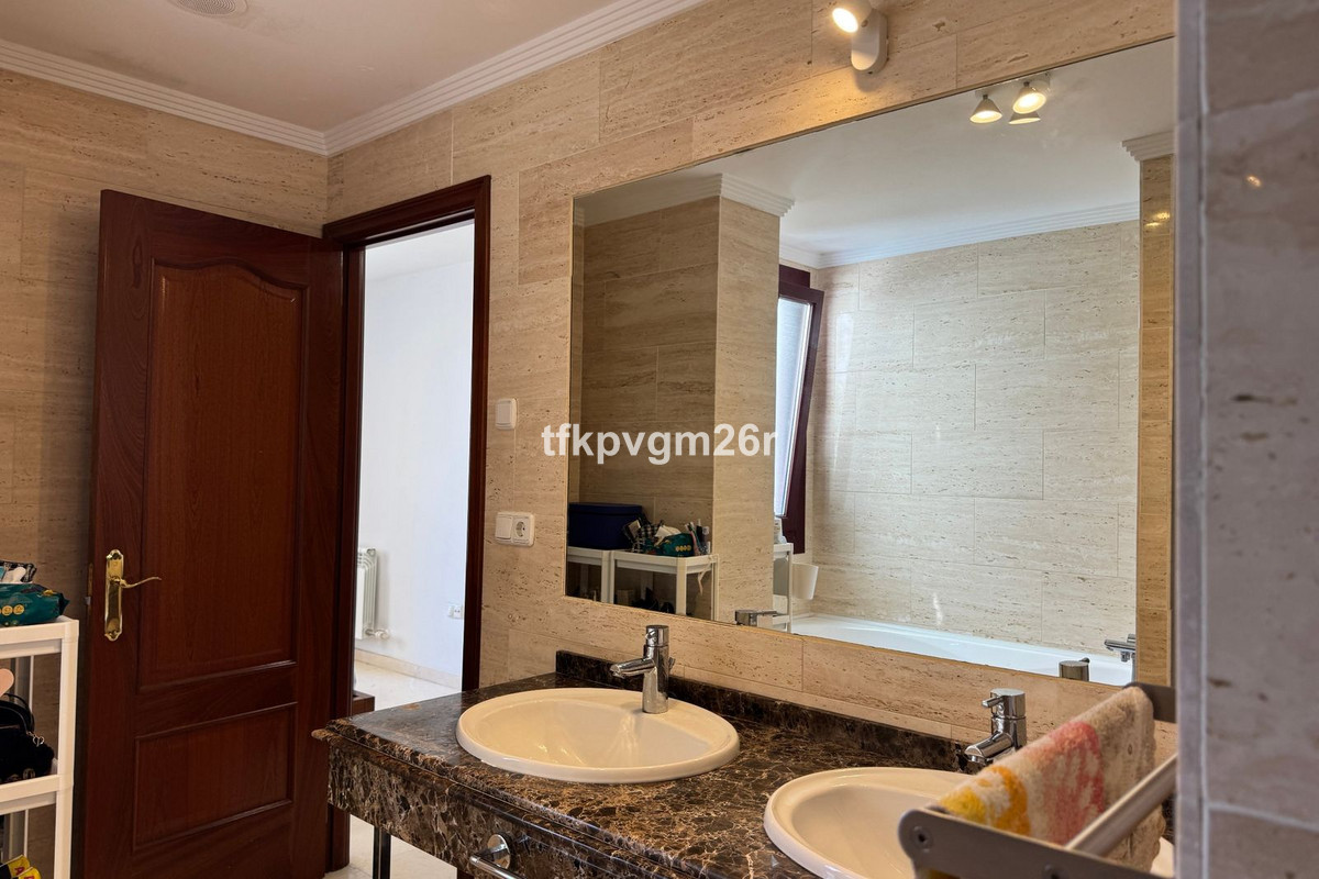Appartement te koop in Casares Playa | 2 slaapkamers H5498809