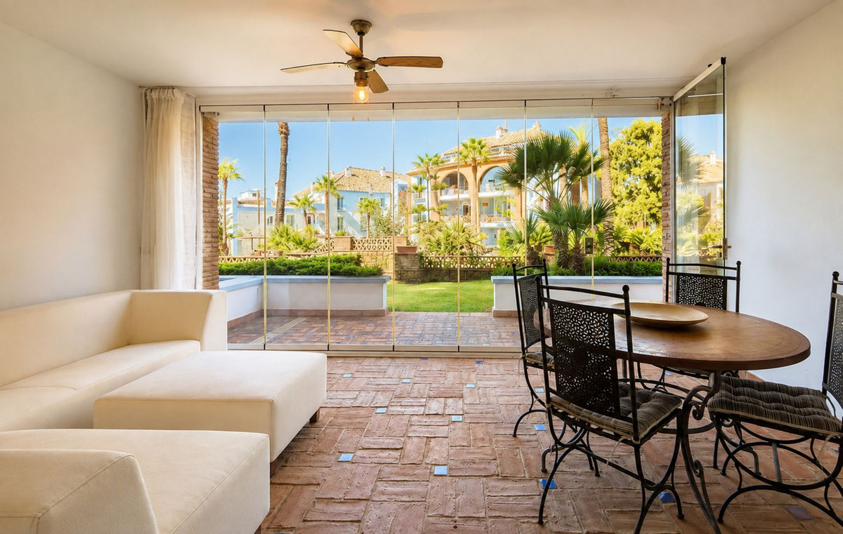Appartement te koop in Casares Playa | 2 slaapkamers H5514322
