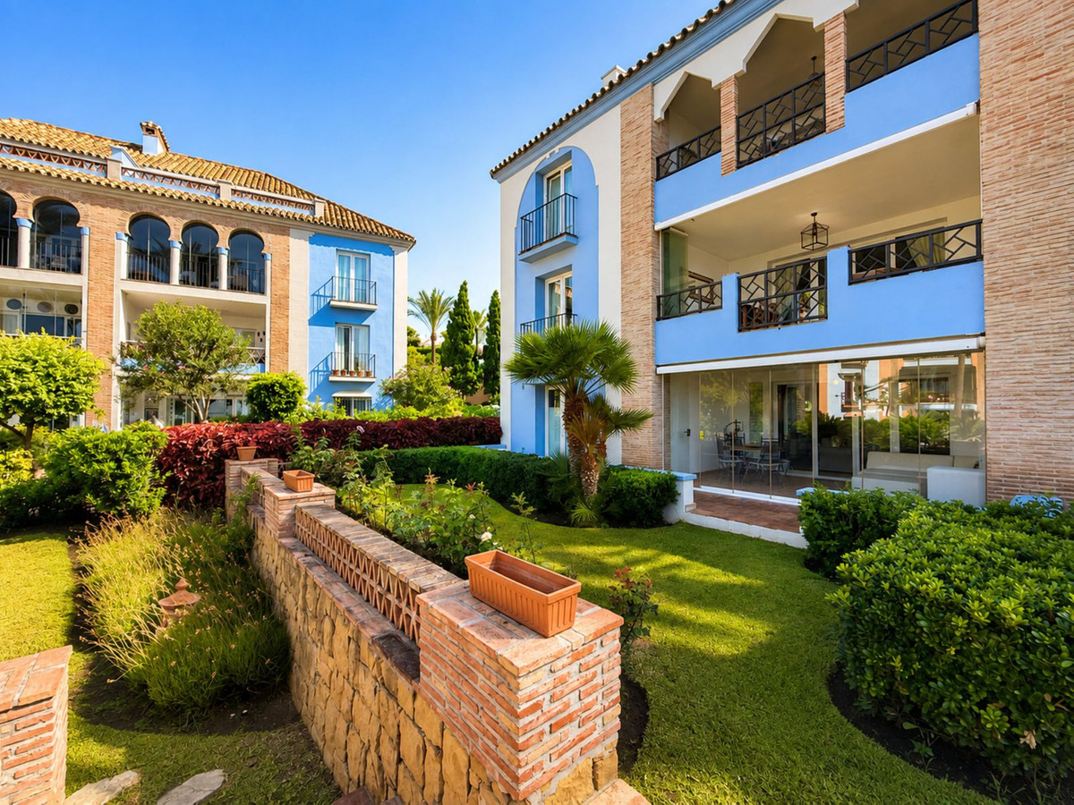 Appartement te koop in Casares Playa | 2 slaapkamers H5514322
