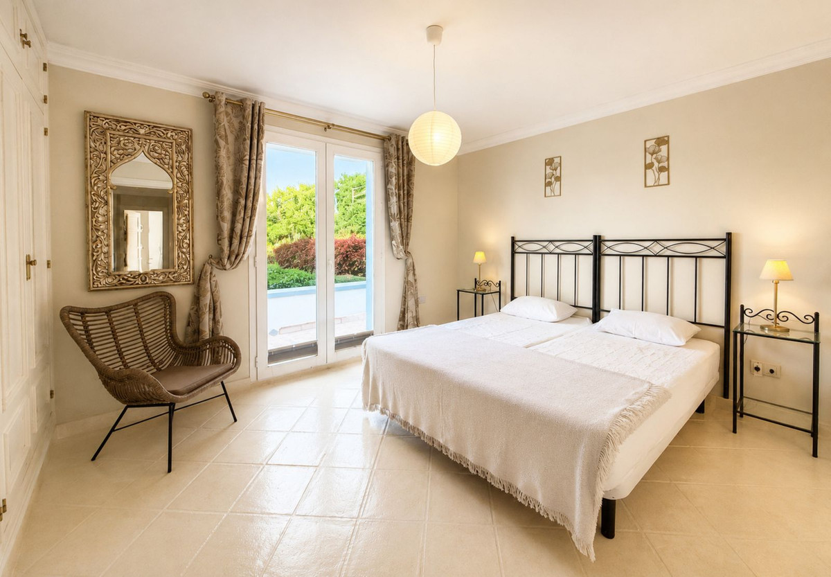 Appartement te koop in Casares Playa | 2 slaapkamers H5514322