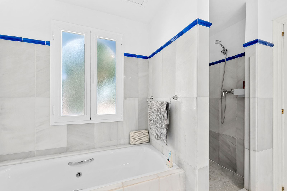 Appartement te koop in Casares Playa | 2 slaapkamers H5520193