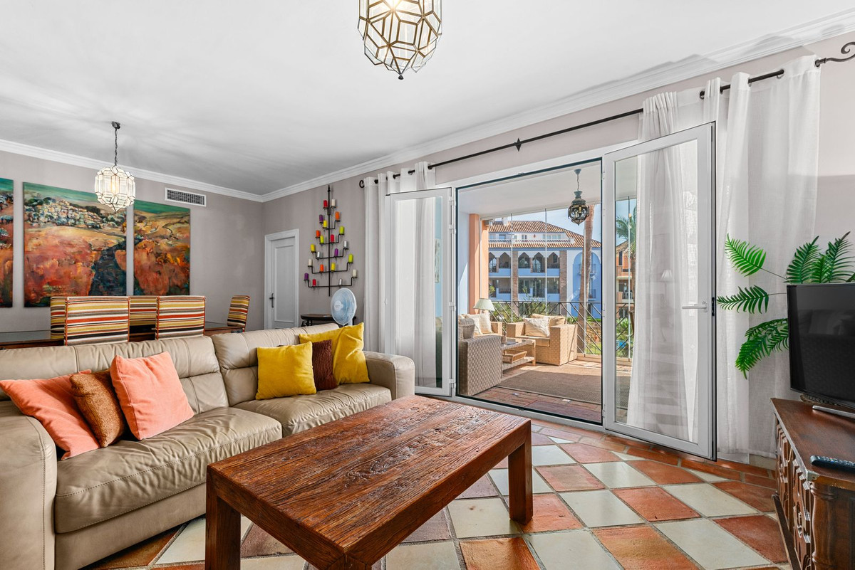 Appartement te koop in Casares Playa | 2 slaapkamers H5520193