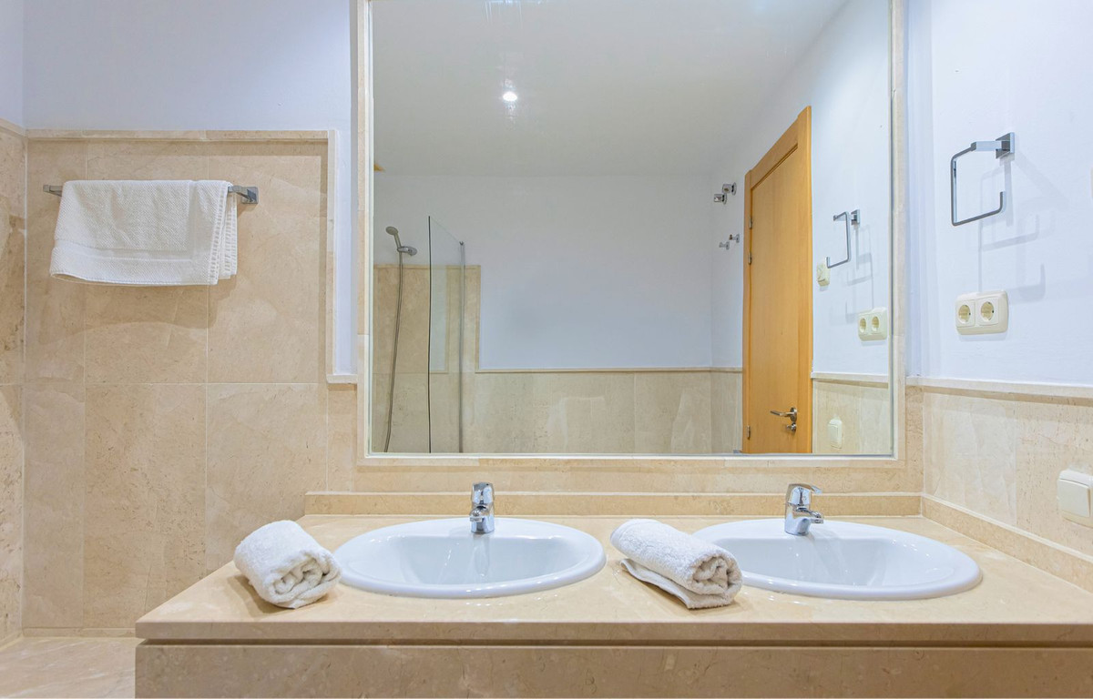 Appartement te koop in Casares Playa | 2 slaapkamers H5524213