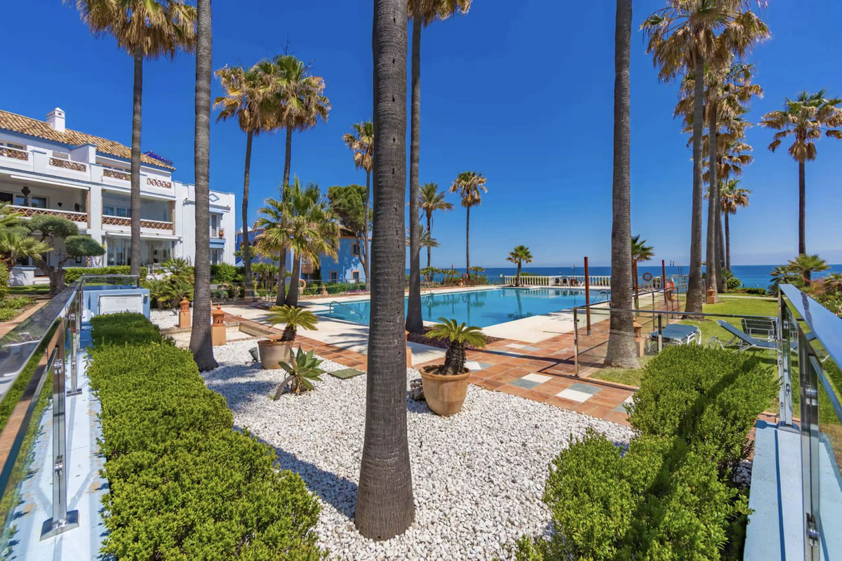 Appartement te koop in Casares Playa | 4 slaapkamers H5524645