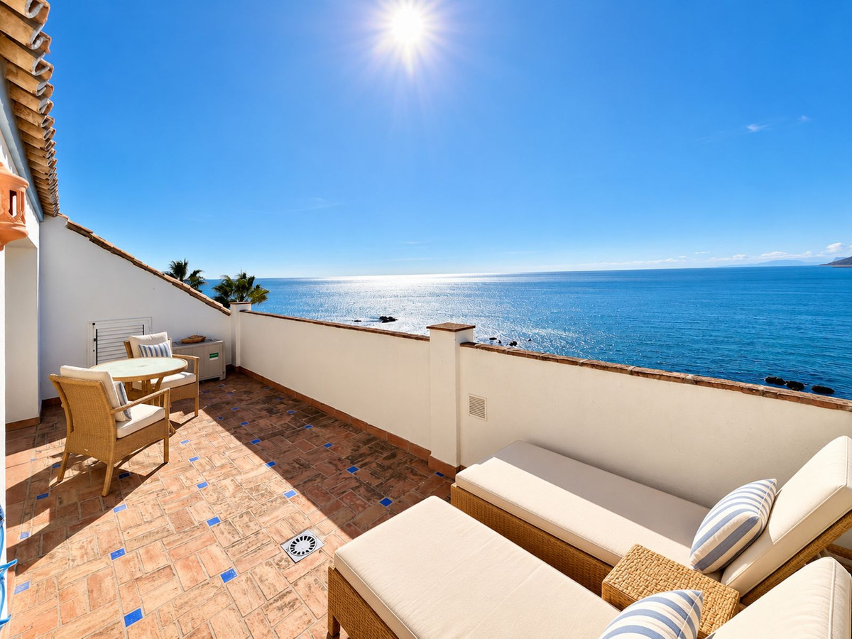 Appartement te koop in Casares Playa | 4 slaapkamers H5524645