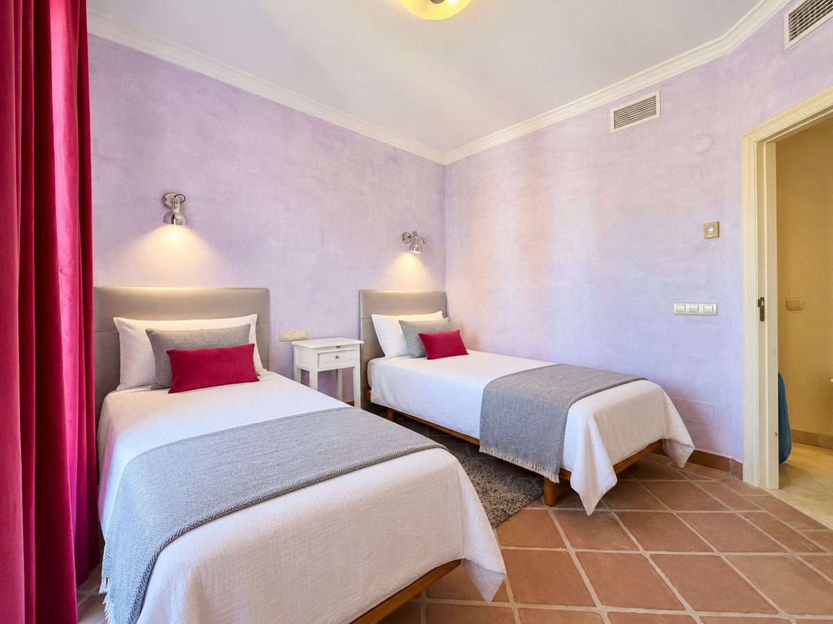 Appartement te koop in Casares Playa | 4 slaapkamers H5524645