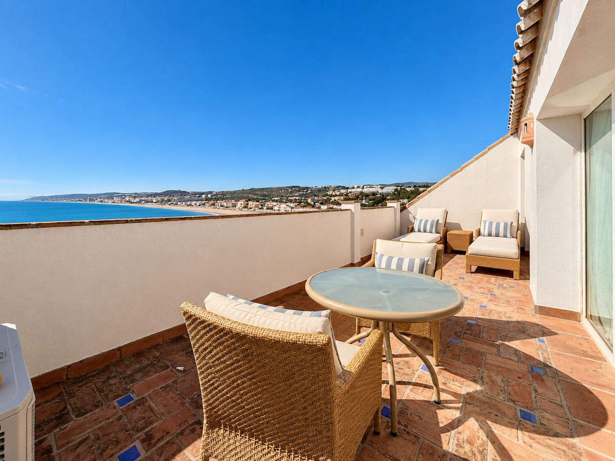 Appartement te koop in Casares Playa | 4 slaapkamers H5524645