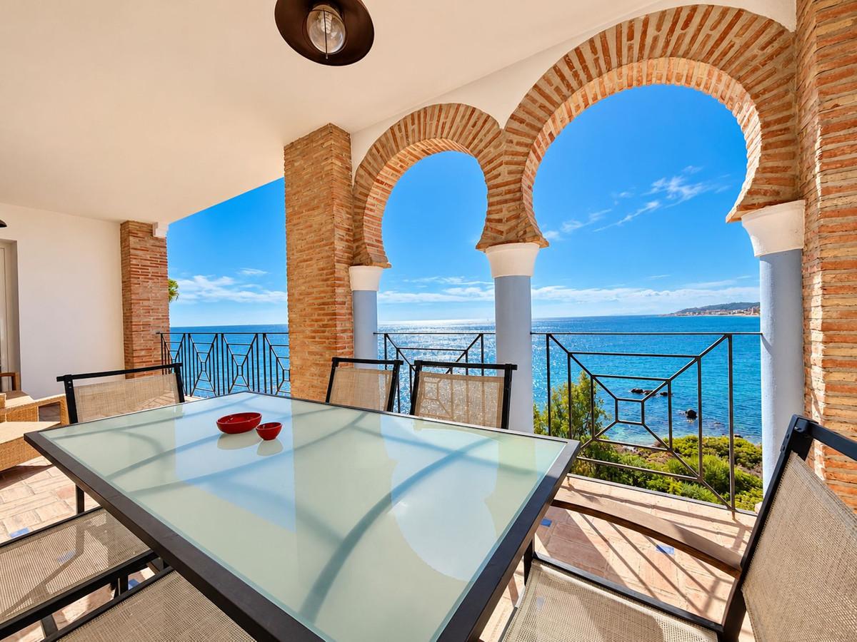 Appartement te koop in Casares Playa | 4 slaapkamers H5524645