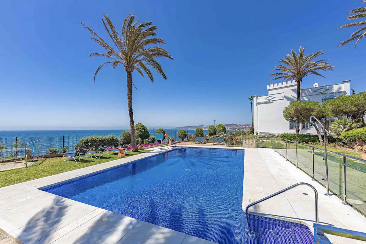 Appartement te koop in Casares Playa | 4 slaapkamers H5524645