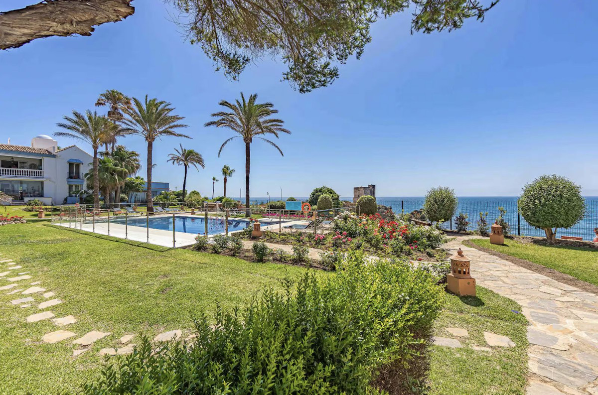 Appartement te koop in Casares Playa | 4 slaapkamers H5524645