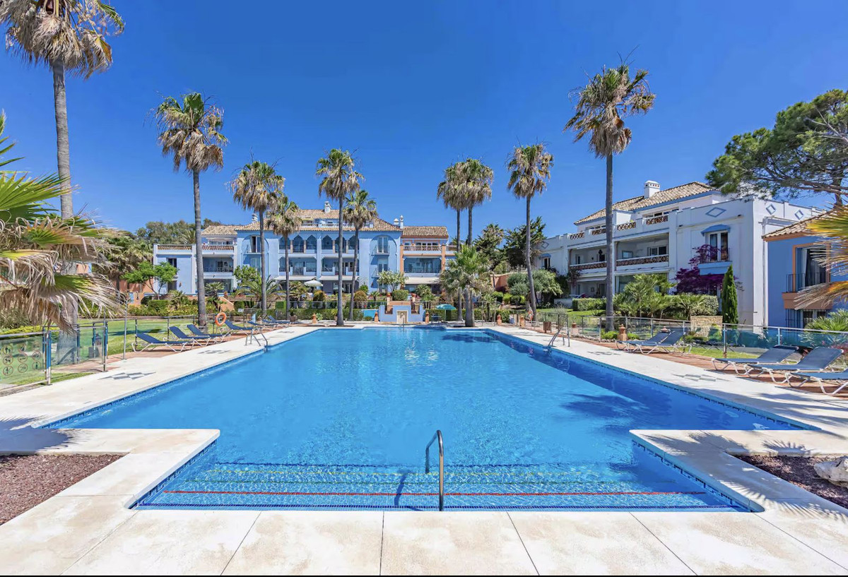 Appartement te koop in Casares Playa | 4 slaapkamers H5524645