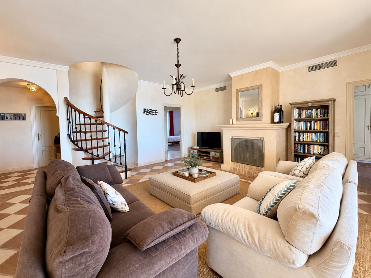 Appartement te koop in Casares Playa | 4 slaapkamers H5524645
