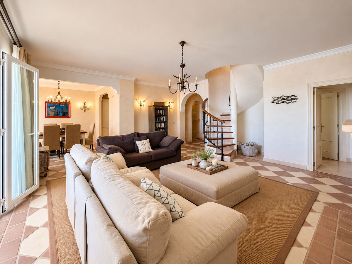 Appartement te koop in Casares Playa | 4 slaapkamers H5524645