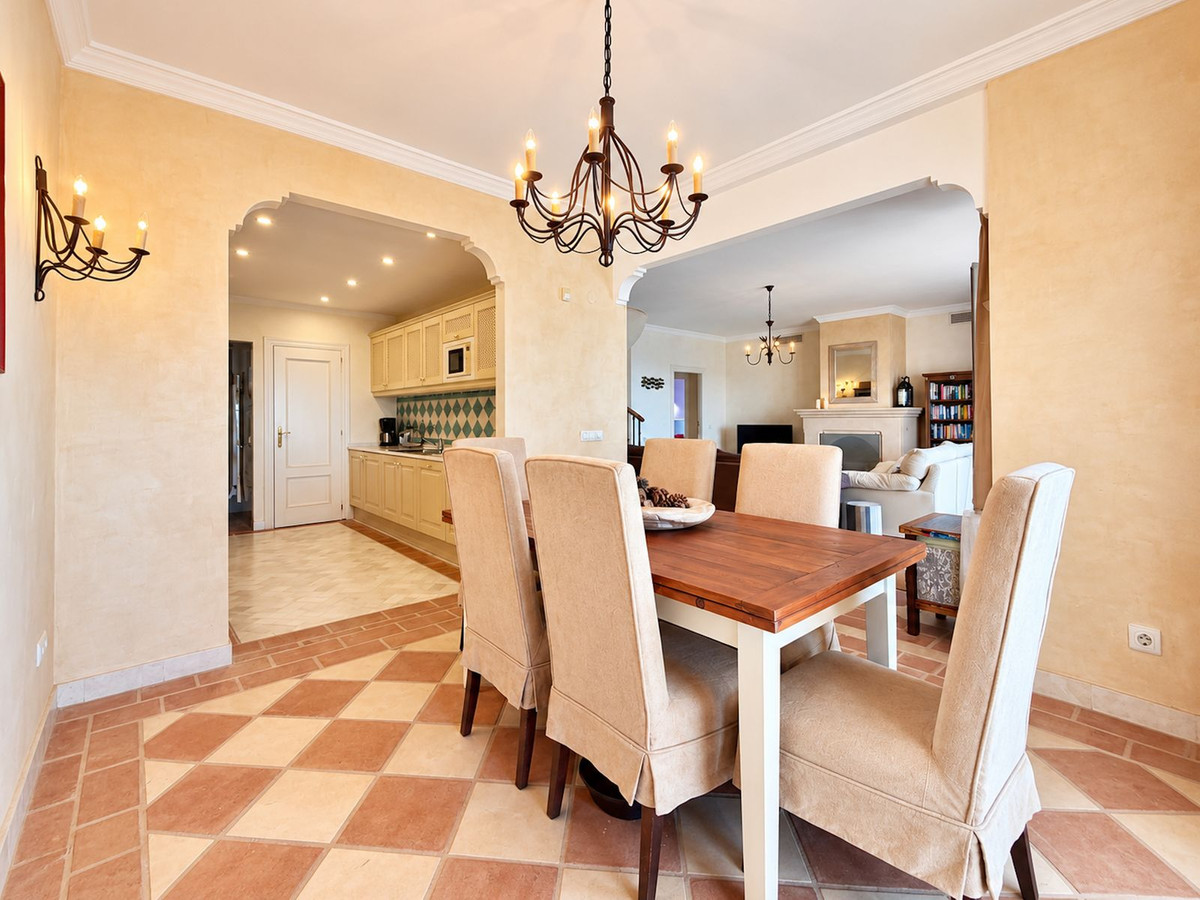 Appartement te koop in Casares Playa | 4 slaapkamers H5524645