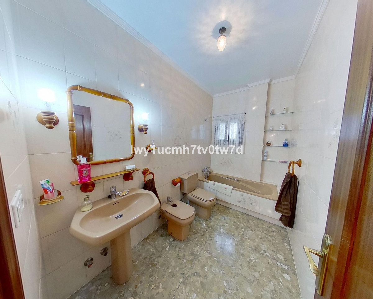 Huis te koop in Churriana | 4 slaapkamers H5387062