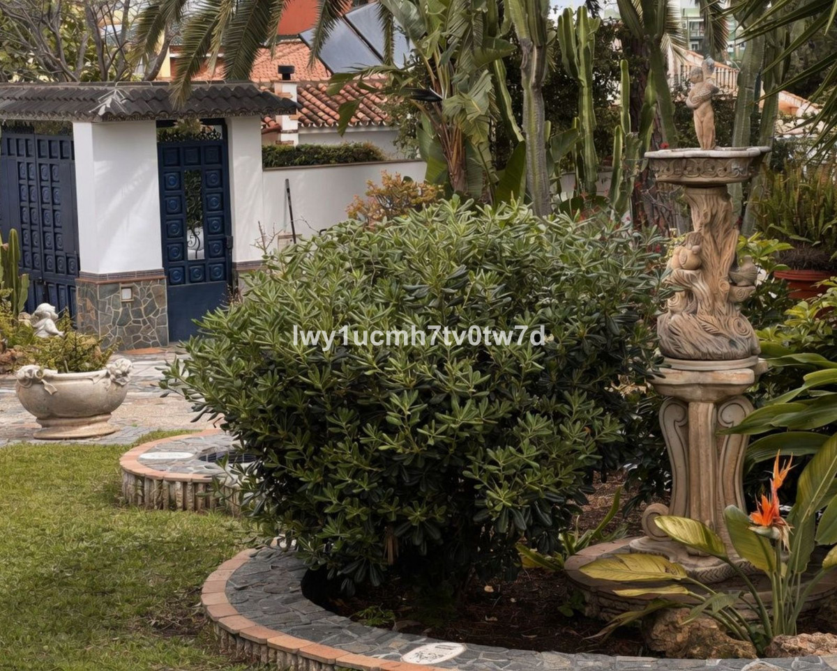 Huis te koop in Churriana | 4 slaapkamers H5387062