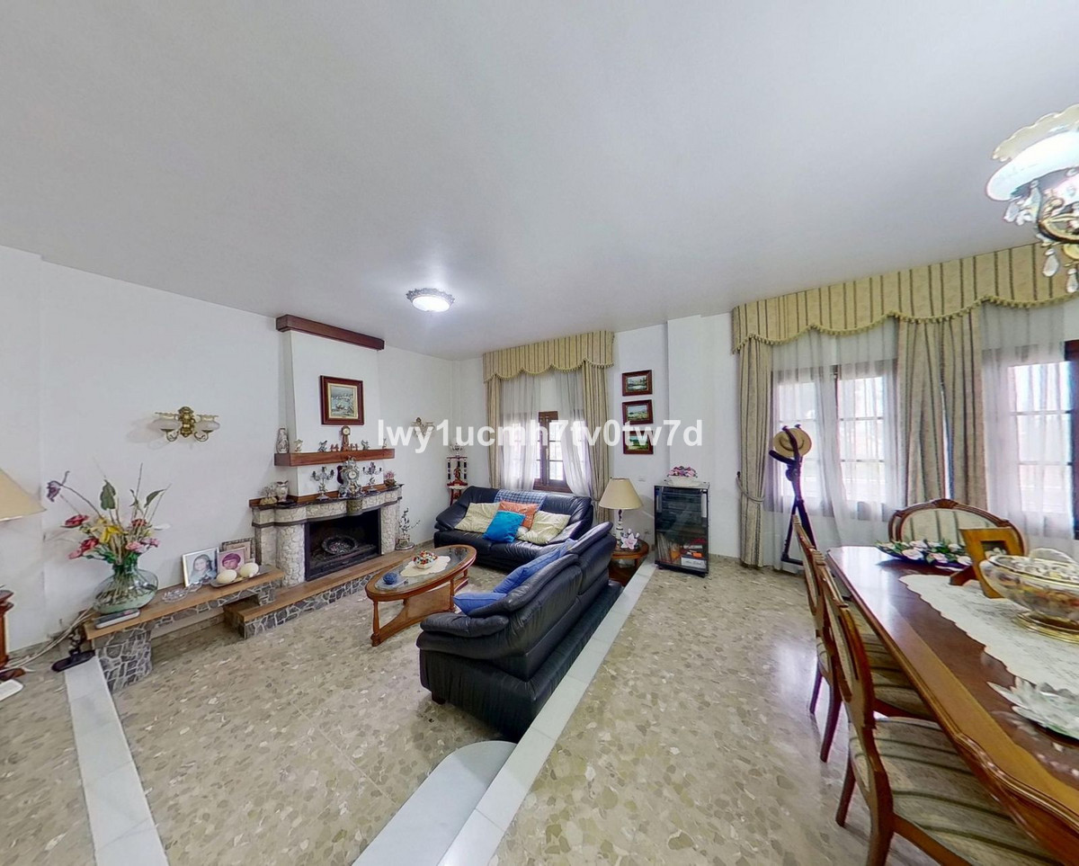 Huis te koop in Churriana | 4 slaapkamers H5387062