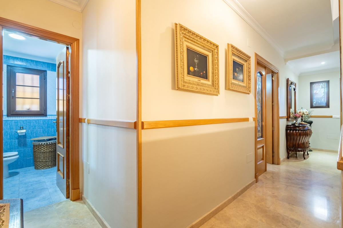 Appartement te koop in Churriana | 4 slaapkamers H5400055