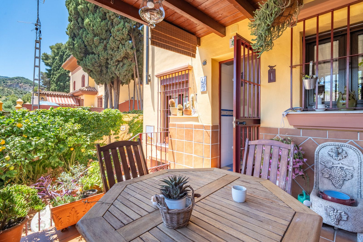 Appartement te koop in Churriana | 4 slaapkamers H5400055