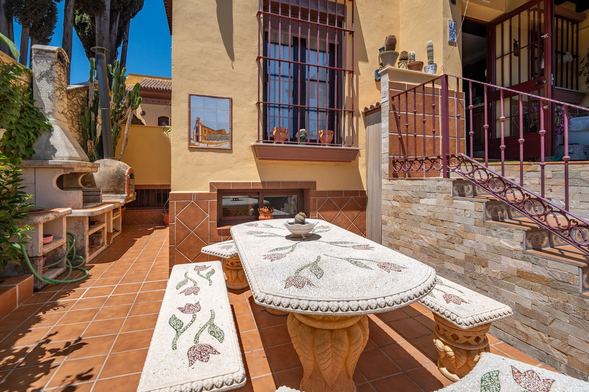 Appartement te koop in Churriana | 4 slaapkamers H5400055