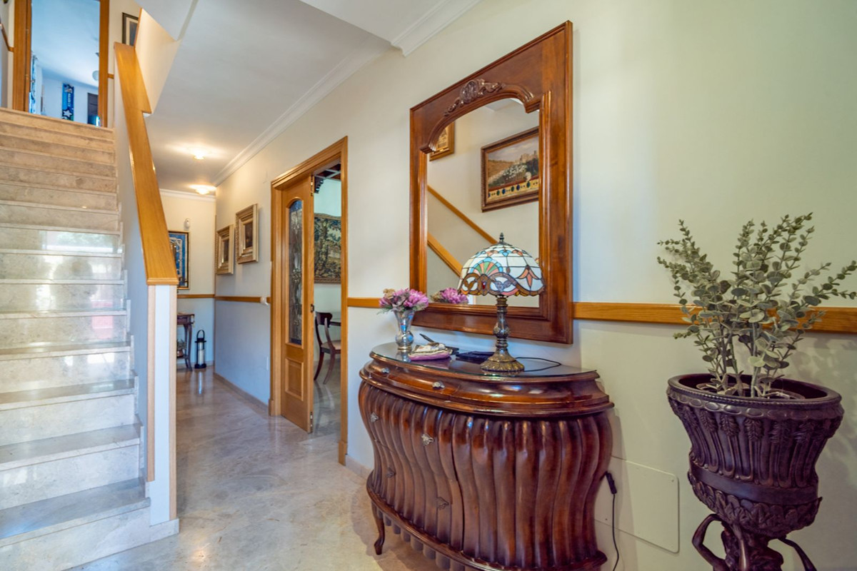 Appartement te koop in Churriana | 4 slaapkamers H5400055