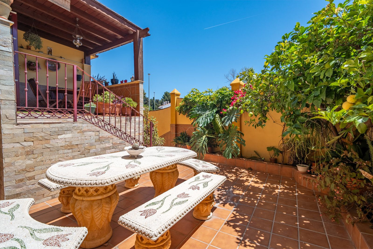 Appartement te koop in Churriana | 4 slaapkamers H5400055