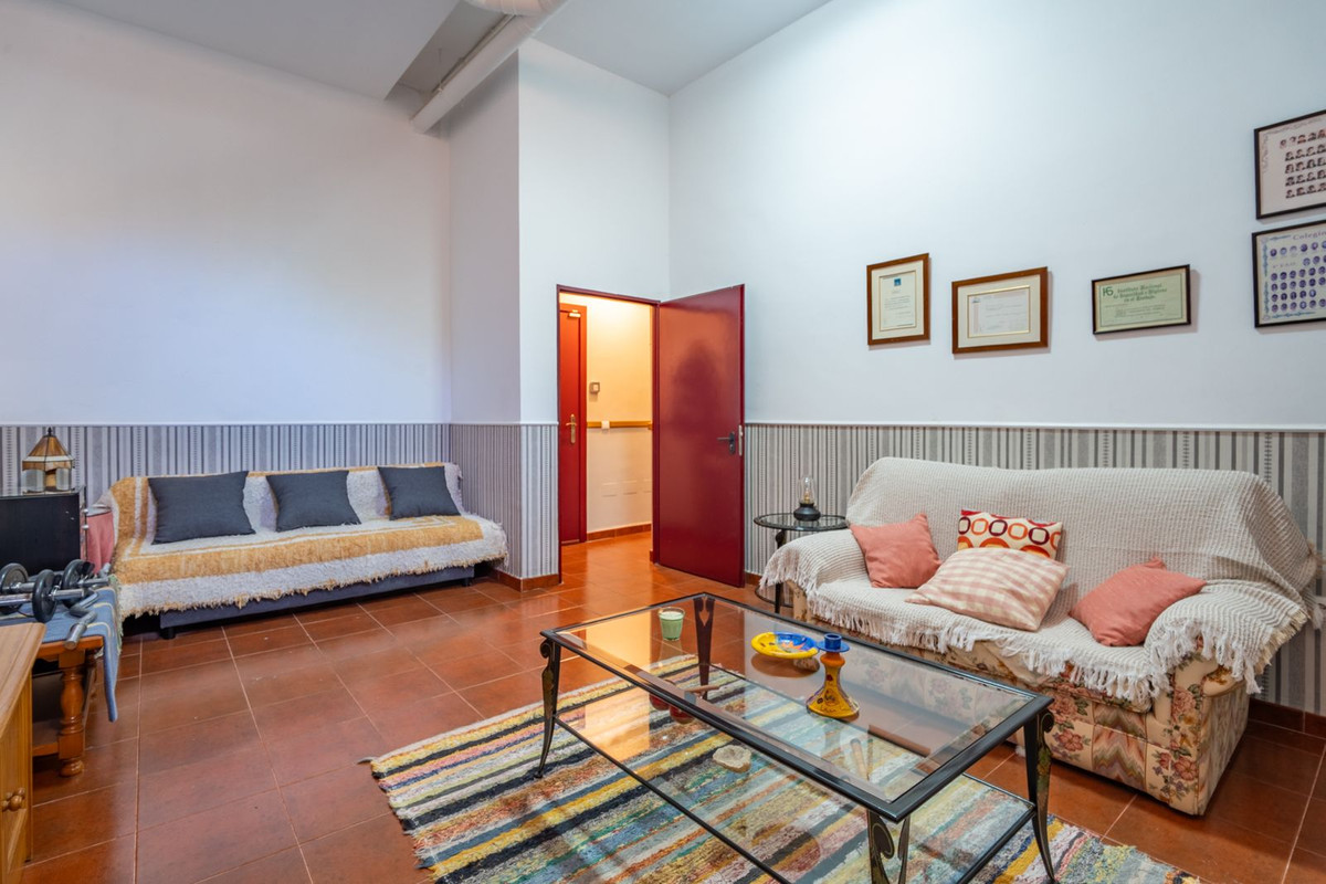 Appartement te koop in Churriana | 4 slaapkamers H5400055