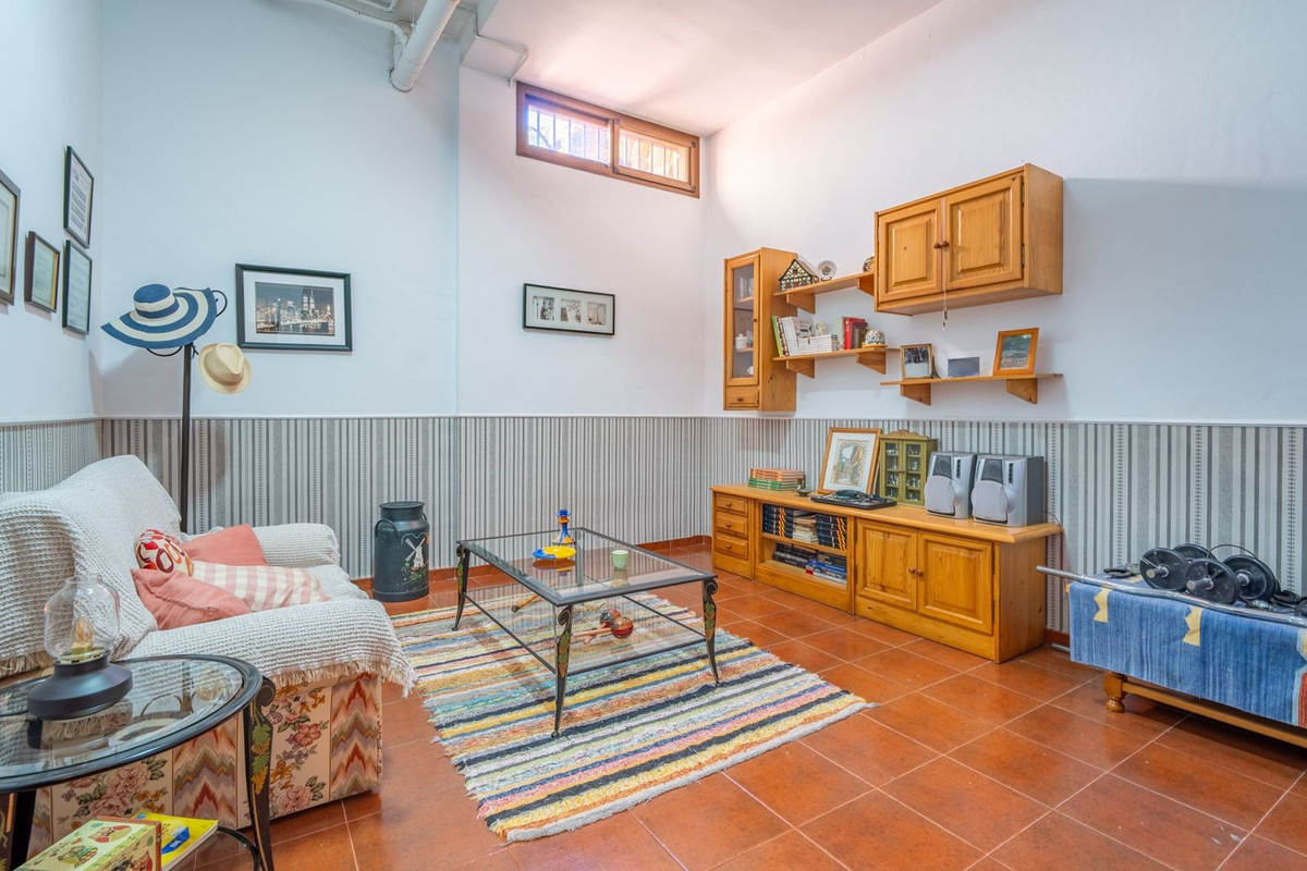 Appartement te koop in Churriana | 4 slaapkamers H5400055
