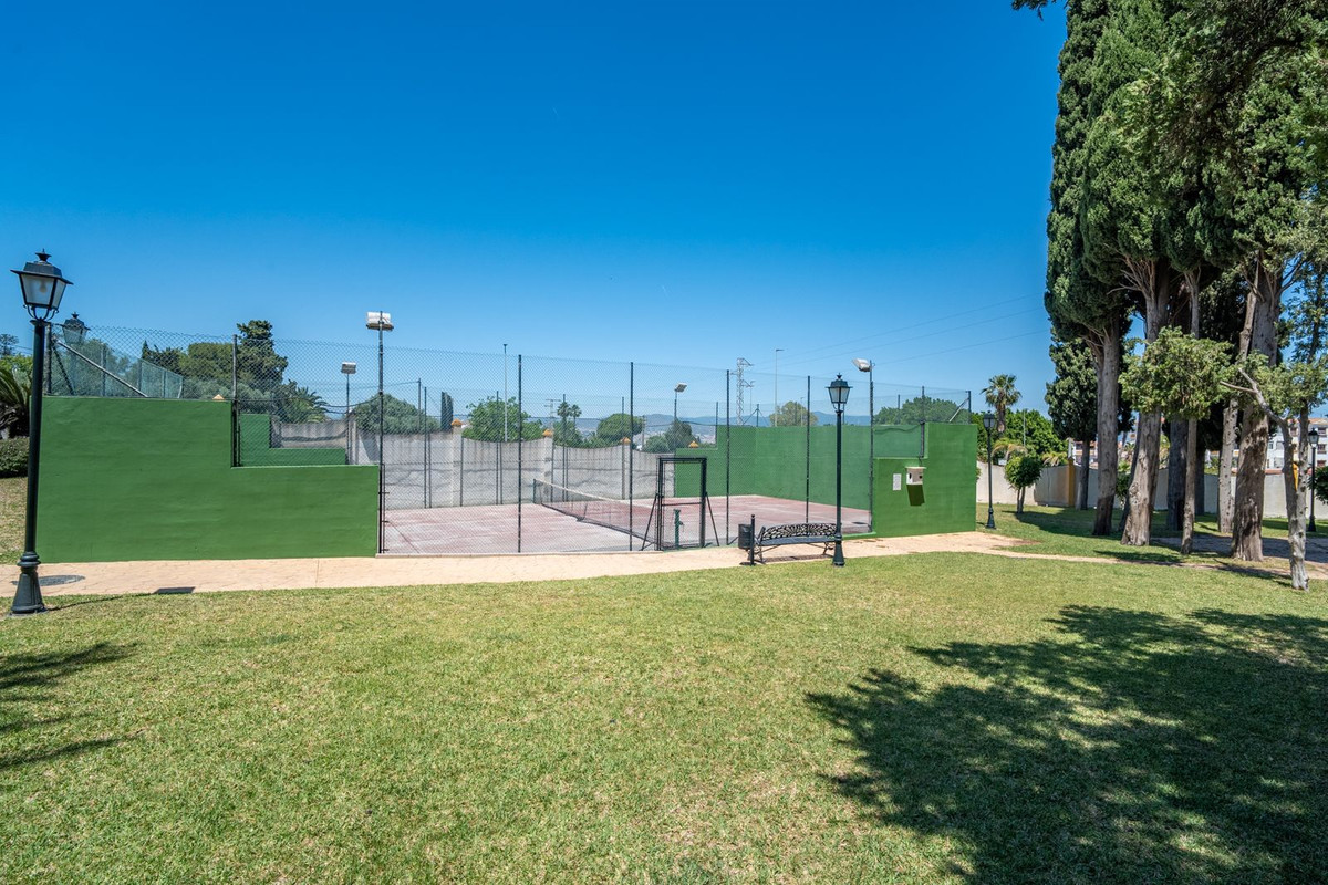 Appartement te koop in Churriana | 4 slaapkamers H5400055