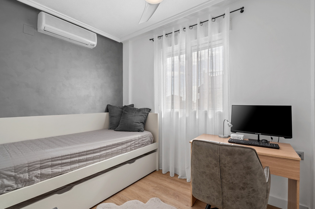 Duplex te koop in Ciudad Quesada | 5 slaapkamers H5304379