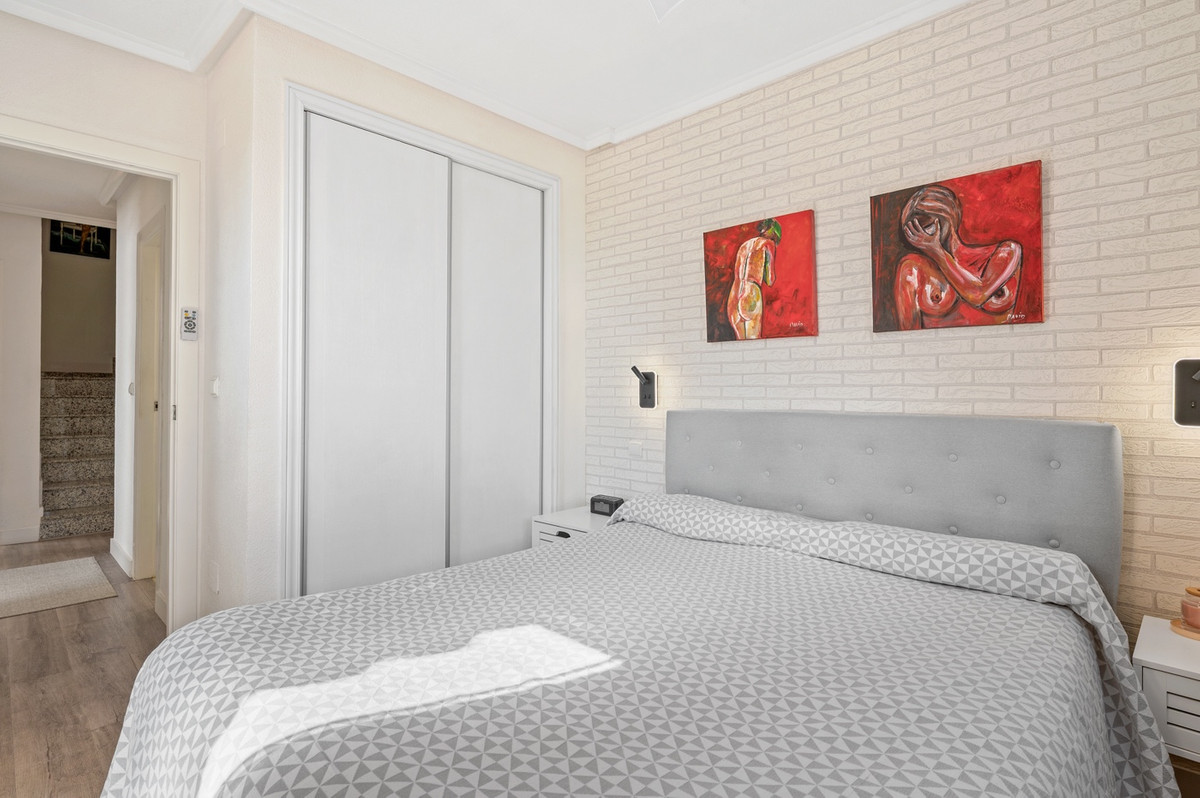 Duplex te koop in Ciudad Quesada | 5 slaapkamers H5304379