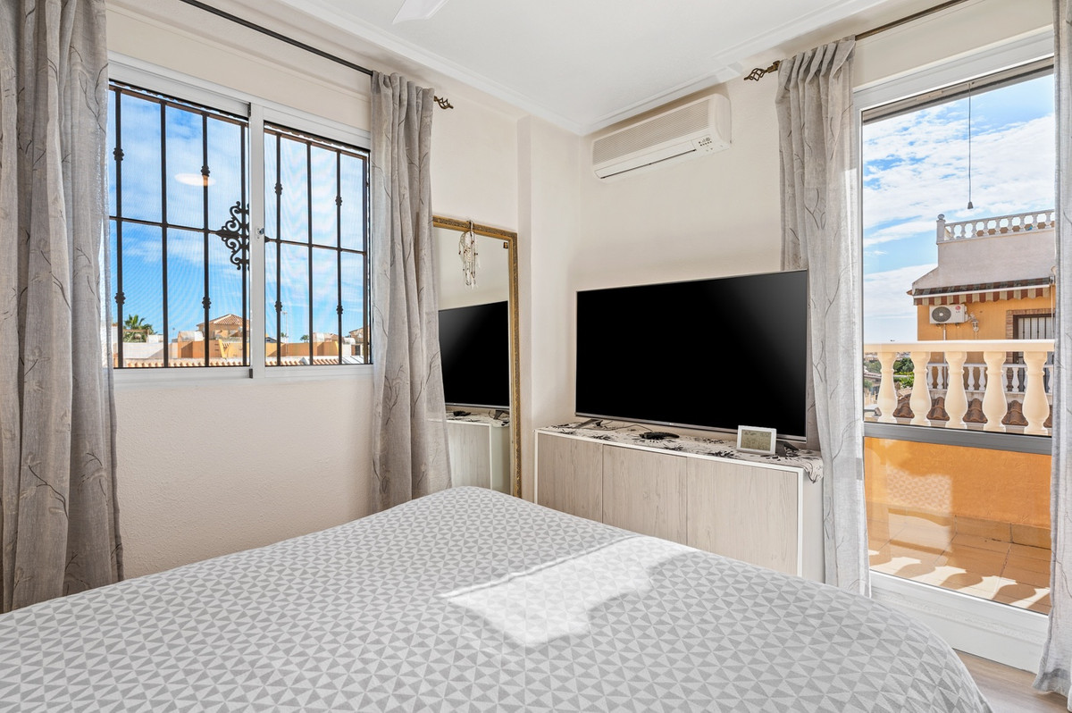 Duplex te koop in Ciudad Quesada | 5 slaapkamers H5304379