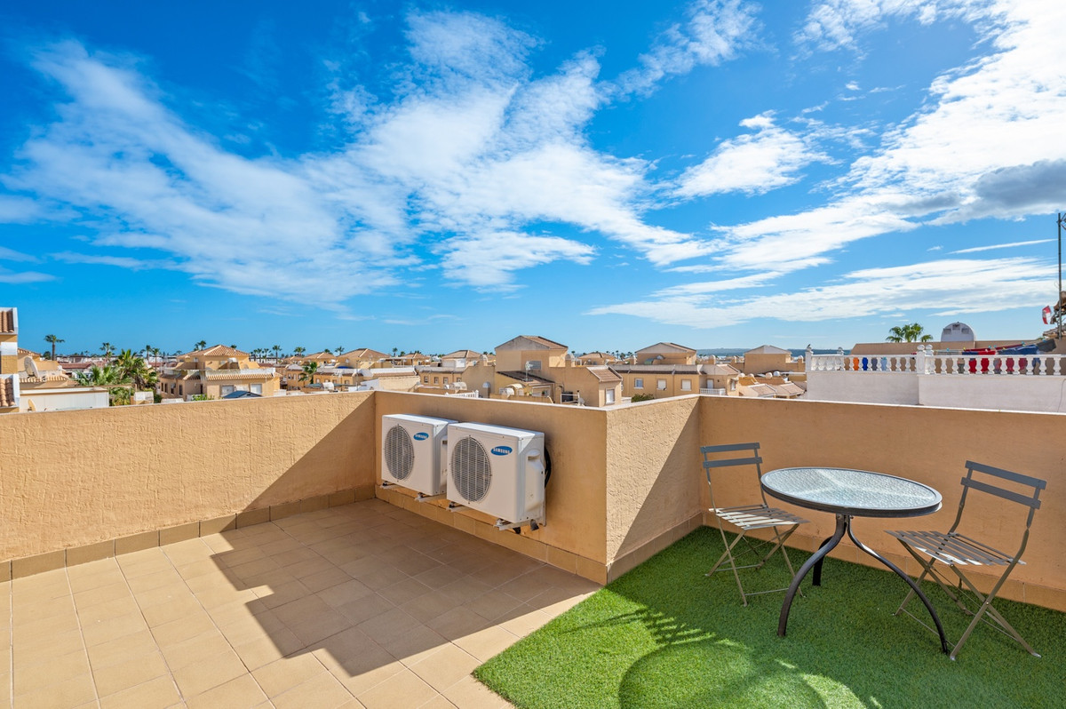 Duplex te koop in Ciudad Quesada | 5 slaapkamers H5304379