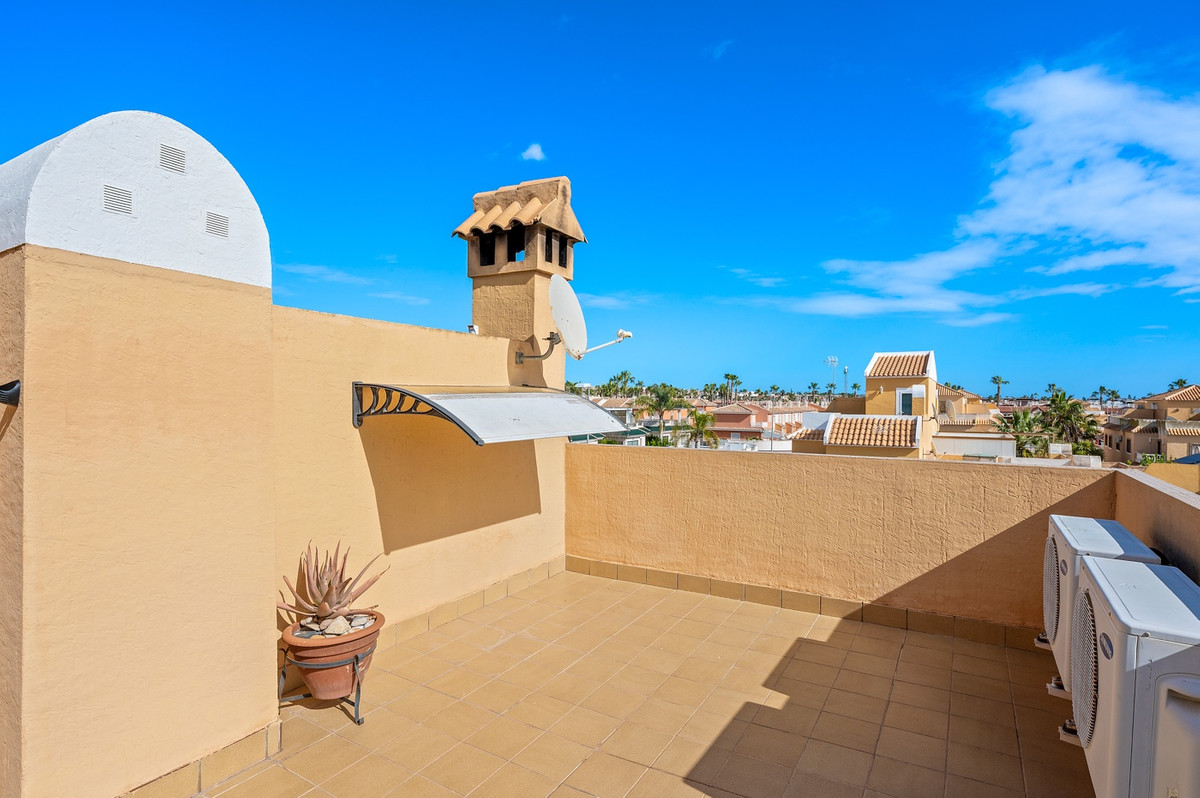 Duplex te koop in Ciudad Quesada | 5 slaapkamers H5304379