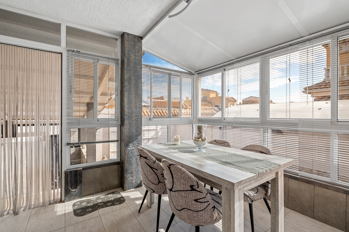 Duplex te koop in Ciudad Quesada | 5 slaapkamers H5304379