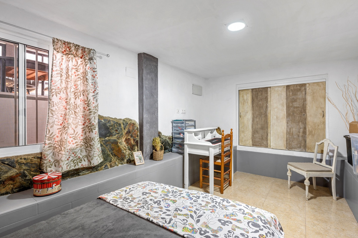 Duplex te koop in Ciudad Quesada | 5 slaapkamers H5304379