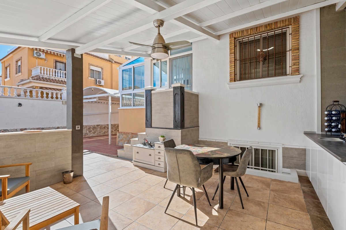 Duplex te koop in Ciudad Quesada | 5 slaapkamers H5304379