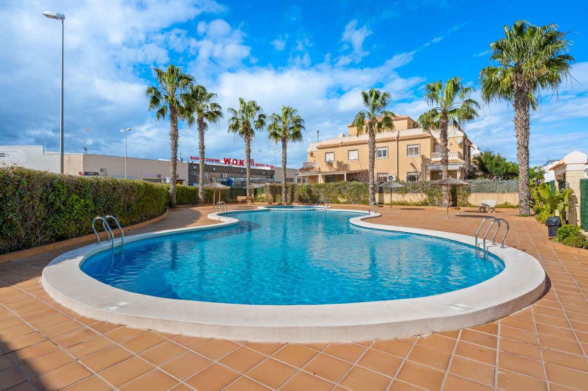 Duplex te koop in Ciudad Quesada | 5 slaapkamers H5304379