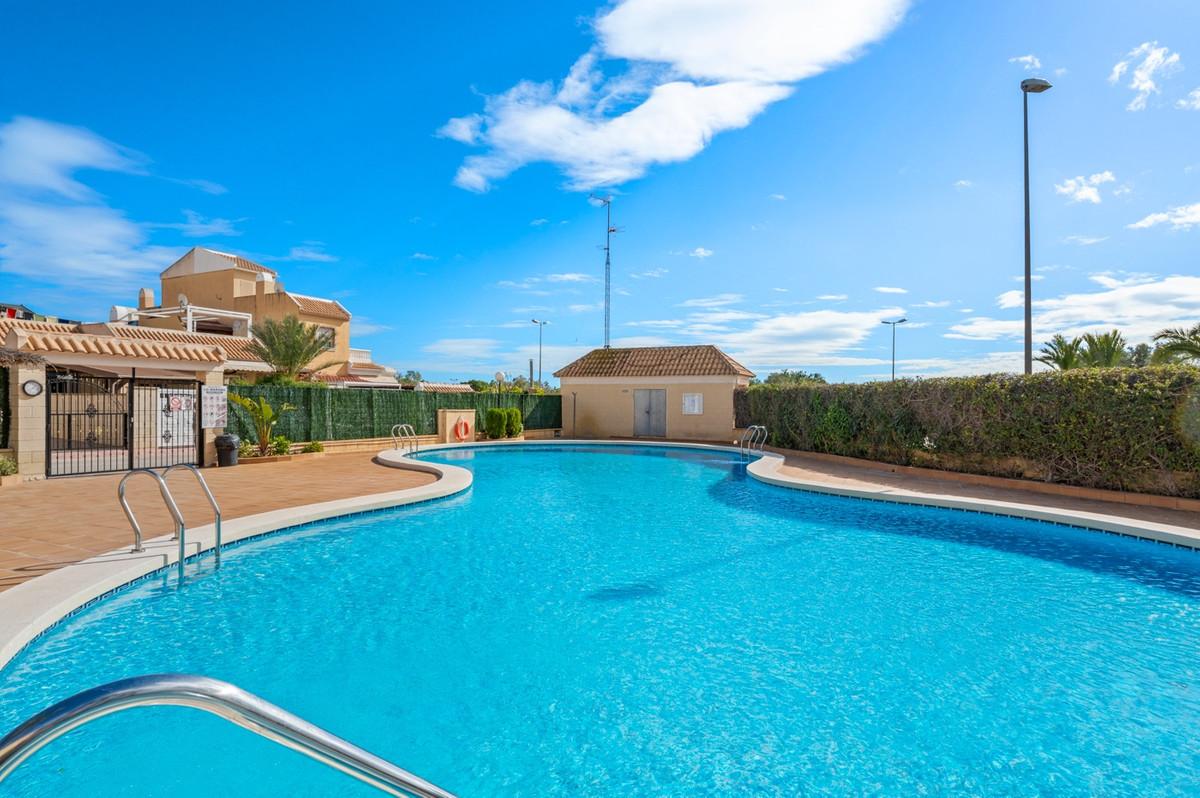 Duplex te koop in Ciudad Quesada | 5 slaapkamers H5304379