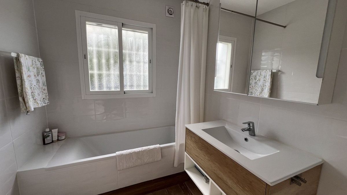 Vrijstaande Villa te koop in Coín | 3 slaapkamers H5117812