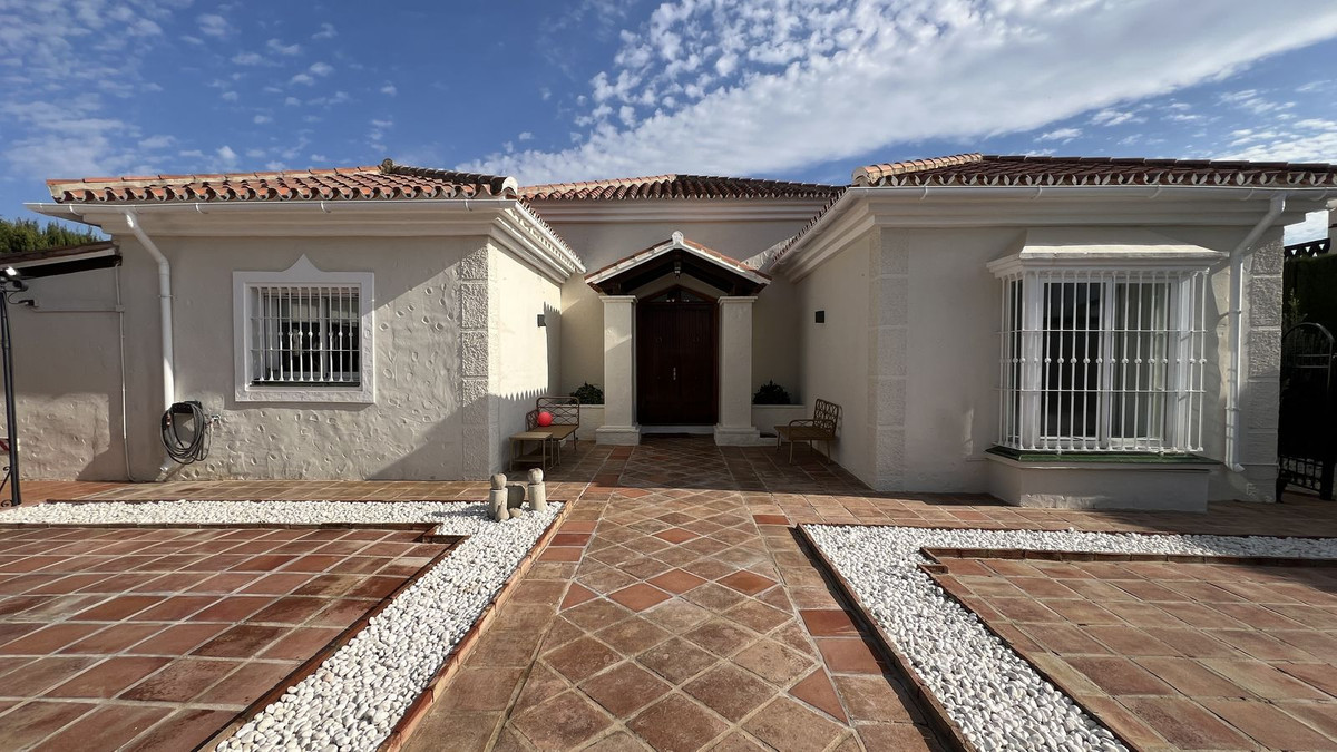 Vrijstaande Villa te koop in Coín | 3 slaapkamers H5117812
