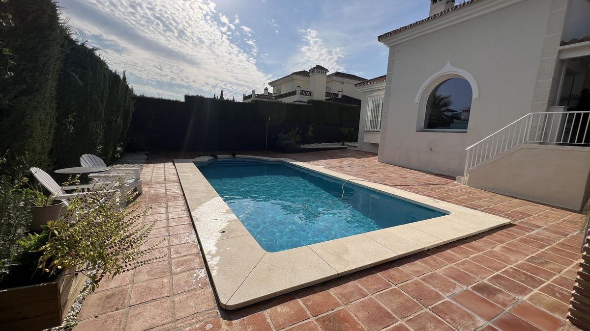 Vrijstaande Villa te koop in Coín | 3 slaapkamers H5117812