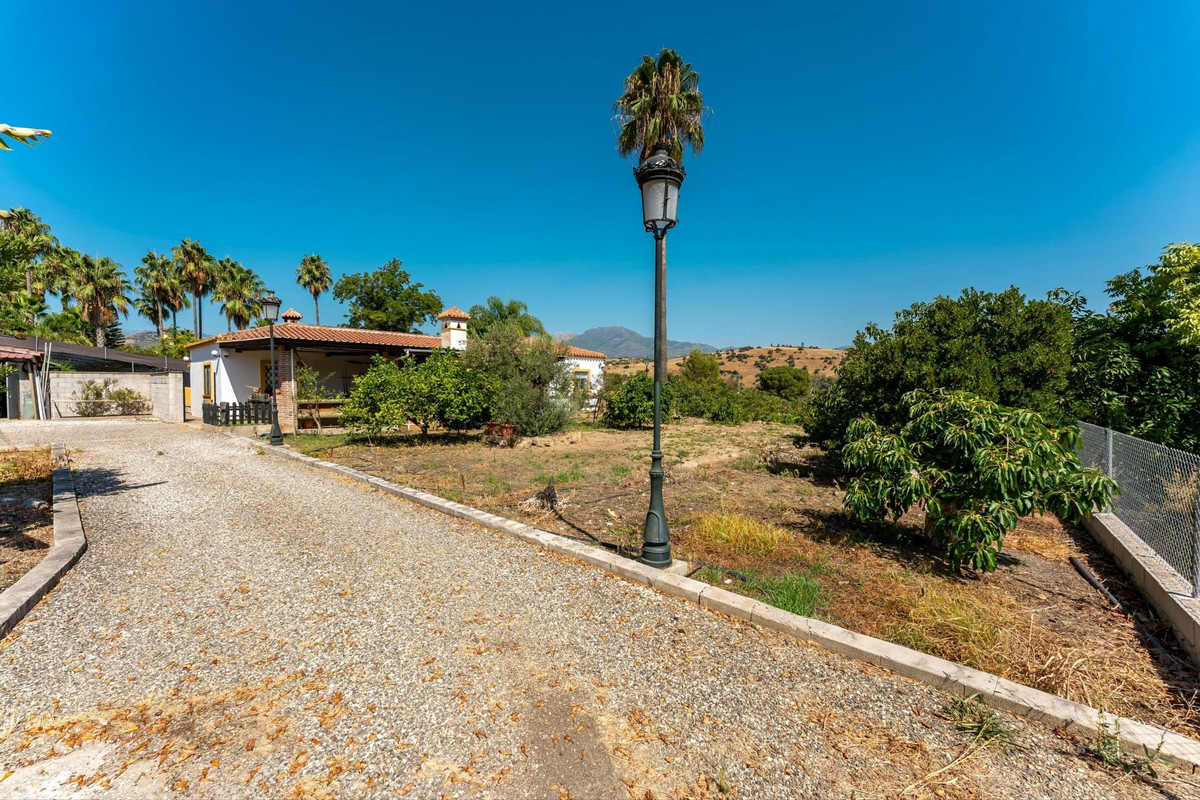 Vrijstaande Villa te koop in Coín | 4 slaapkamers H5131069