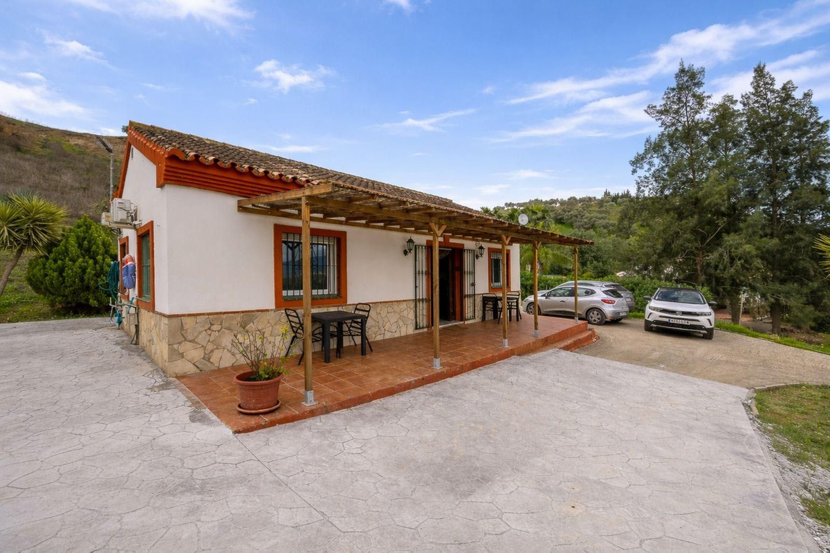 Finca - Cortijo te koop in Coín | 2 slaapkamers H5309848