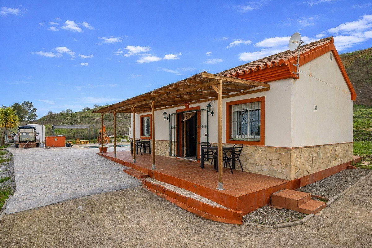 Finca - Cortijo te koop in Coín | 2 slaapkamers H5309848