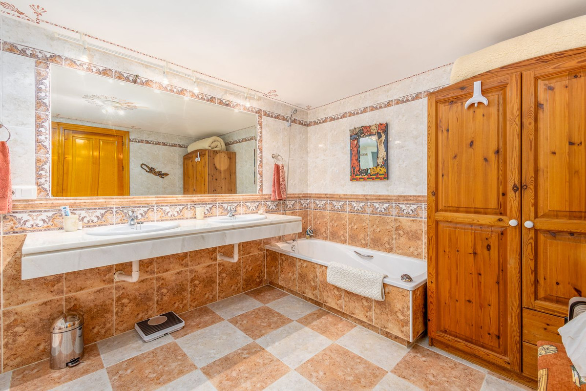Appartement te koop in Coín | 4 slaapkamers H5394082